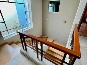CASA EN VENTA EN CIUDAD  BUGAMBILIAS
