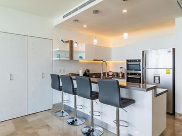 Oceana 2 Bedroom Ocean View Penthouse- Nuevo en el mercado