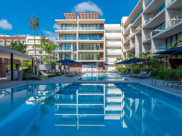 Oceana 2 Bedroom Ocean View Penthouse- Nuevo en el mercado