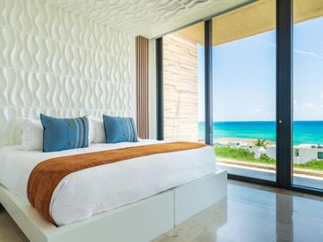 Oceana 2 Bedroom Ocean View Penthouse- Nuevo en el mercado