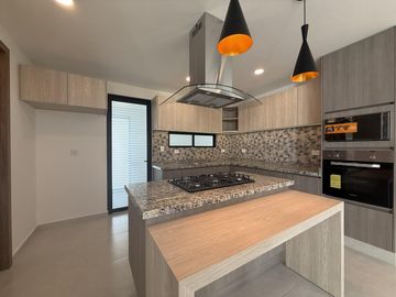 Casa Moderna Nueva en Venta en Fraccionamiento Zona Forjadores