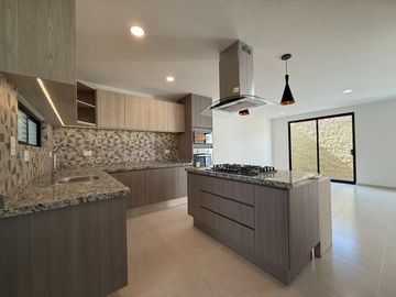 Casa Moderna Nueva en Venta en Fraccionamiento Zona Forjadores