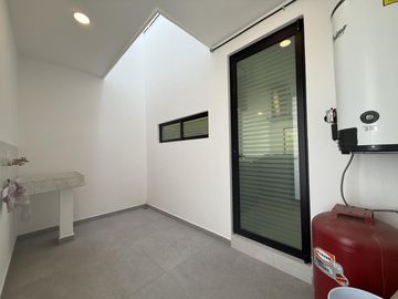 Casa Moderna Nueva en Venta en Fraccionamiento Zona Forjadores