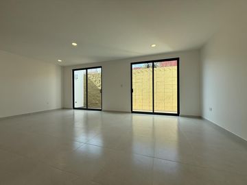 Casa Moderna Nueva en Venta en Fraccionamiento Zona Forjadores