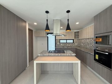 Casa Moderna Nueva en Venta en Fraccionamiento Zona Forjadores