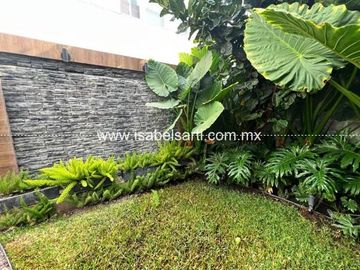 CASA EN VENTA EN JURIQUILLA