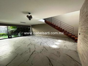 CASA EN VENTA EN JURIQUILLA