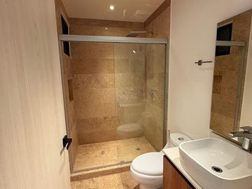 Penthouse duplex Lock-Off de 69 m2, 2 baños, en Aldea Zama