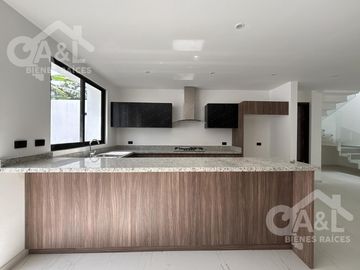 Casa en venta en Fraccionamiento Paseo Real