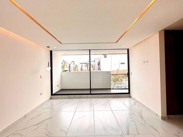 VENTA casa en Angelopolis II 5 recamaras y jardin