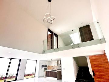 VENTA casa en Angelopolis II 5 recamaras y jardin