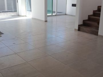 Juriquilla - Colinas - Súper Amplia