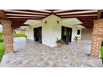 Finca nueva en venta en parcelación - Santa Elena El Cerrito Valle