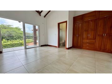 Finca nueva en venta en parcelación - Santa Elena El Cerrito Valle