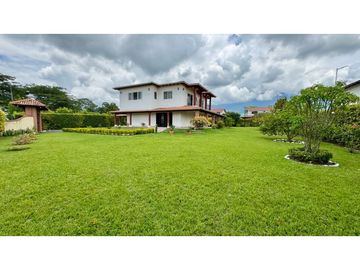 Finca nueva en venta en parcelación - Santa Elena El Cerrito Valle