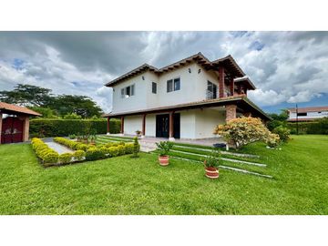 Finca nueva en venta en parcelación - Santa Elena El Cerrito Valle