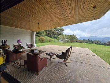 Casa en Arriendo Amoblada en Medellín Alto de Palmas
