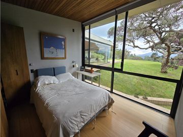 Casa en Arriendo Amoblada en Medellín Alto de Palmas