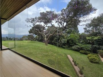 Casa en Arriendo Amoblada en Medellín Alto de Palmas