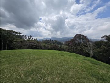 Casa en Arriendo Amoblada en Medellín Alto de Palmas