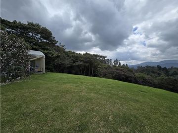Casa en Arriendo Amoblada en Medellín Alto de Palmas
