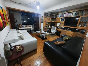 VENTA APARTAMENTO DÚPLEX POBLADO PARTE BAJA CON BALCÓN GRANDE.
