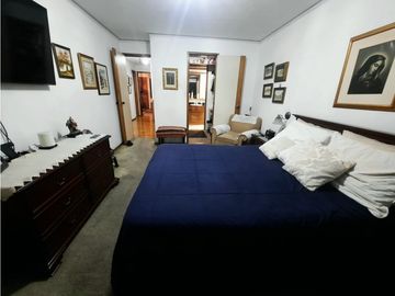 VENTA APARTAMENTO DÚPLEX POBLADO PARTE BAJA CON BALCÓN GRANDE.
