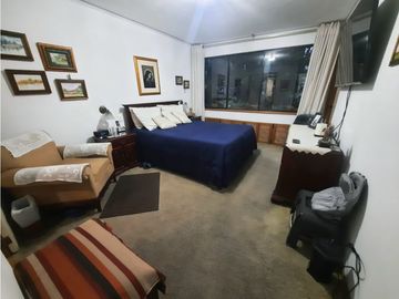 VENTA APARTAMENTO DÚPLEX POBLADO PARTE BAJA CON BALCÓN GRANDE.