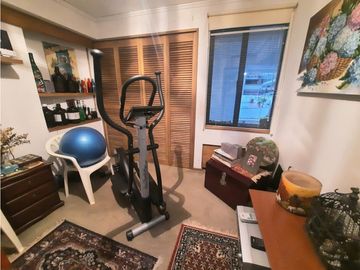VENTA APARTAMENTO DÚPLEX POBLADO PARTE BAJA CON BALCÓN GRANDE.