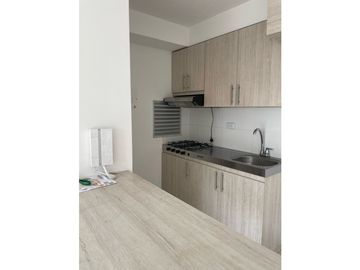 RENTO HERMOSO APARTAMENTO CON PARQUEADERO CUBIERTO EN LA CONDINA
