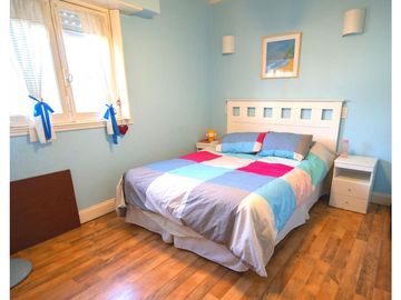 Chalet en Venta, zona Chauvin, 4 ambientes con parque.