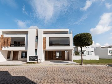 CASA EN VENTA EN PARQUE ZACATECAS