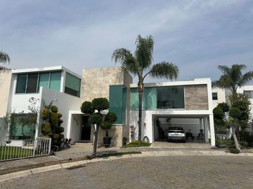 Casa en Venta en Lomas de Angelópolis 1