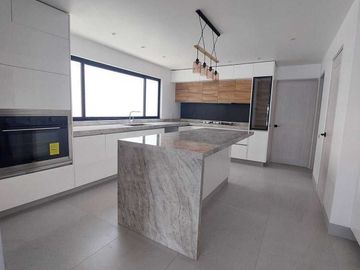 Se vende casa en Bosque de la Herradura, Huixquilucan.
