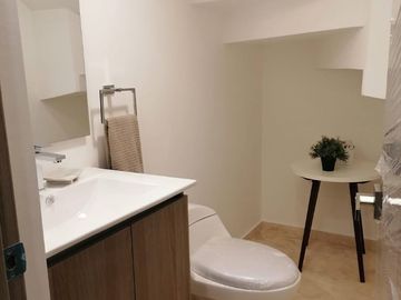 En venta departamento de dos niveles en Cuauhtemoc, Narvarte Poniente.