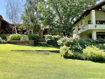 Casa en Venta en Camino el Mirador / Av Alto Nogales
