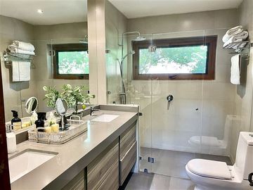 Casa en Venta en Camino el Mirador / Av Alto Nogales