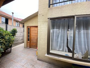 Casa en Venta en Casa Venta 5D + 3B Portales de Santa Ana, Maipú