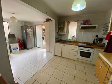 Casa en Venta en Casa Venta 5D + 3B Portales de Santa Ana, Maipú