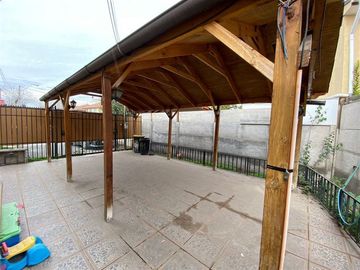 Casa en Venta en Casa Venta 5D + 3B Portales de Santa Ana, Maipú