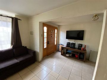 Casa en Venta en Casa Venta 5D + 3B Portales de Santa Ana, Maipú