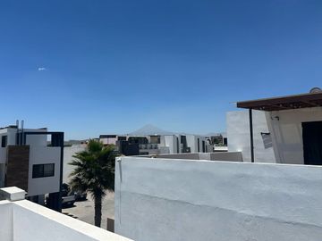 VENTA DE CASA EN RESIDENCIAL SAMPIERI 3 RECAMARAS POR PLAZA SAN DIEGO