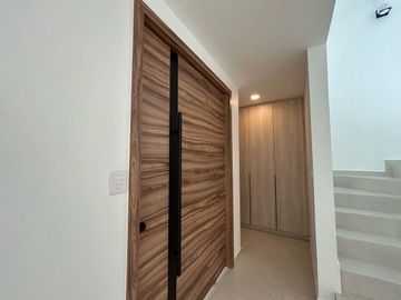 VENTA DE CASA EN RESIDENCIAL SAMPIERI 3 RECAMARAS POR PLAZA SAN DIEGO