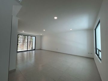 VENTA DE CASA EN RESIDENCIAL SAMPIERI 3 RECAMARAS POR PLAZA SAN DIEGO