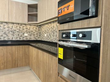 VENTA DE CASA EN RESIDENCIAL SAMPIERI 3 RECAMARAS POR PLAZA SAN DIEGO
