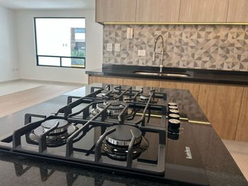 VENTA DE CASA EN RESIDENCIAL SAMPIERI 3 RECAMARAS POR PLAZA SAN DIEGO