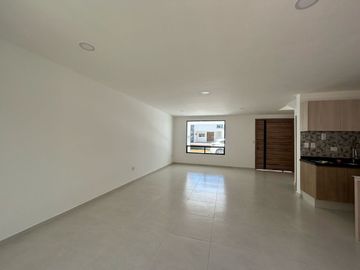 VENTA DE CASA EN RESIDENCIAL SAMPIERI 3 RECAMARAS POR PLAZA SAN DIEGO