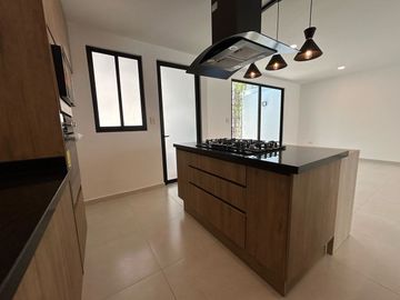 VENTA DE CASA EN RESIDENCIAL SAMPIERI 3 RECAMARAS POR PLAZA SAN DIEGO