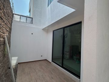 PREVENTA DE CASA EN RESIDENCIAL SAMPIERI 3 RECAMARAS POR PLAZA SAN DIEGO