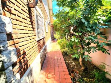 Chalet en venta en Castelar Sur